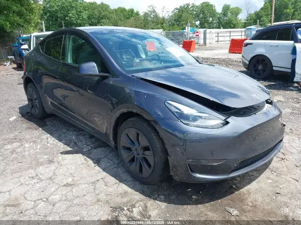 7SAYGDEE9RA306574 2024 TESLA MODEL Y - Image 1