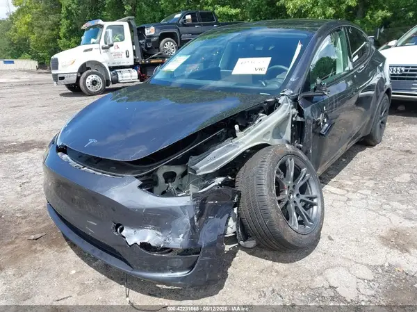 7SAYGDEE9RA306574 2024 TESLA MODEL Y - Image 2