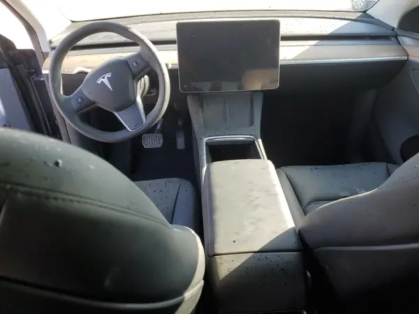 7SAYGDEE9RA319650 2024 TESLA MODEL Y - Image 8