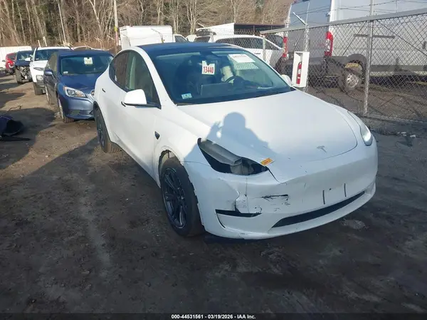 7SAYGDEE9RA320460 2024 TESLA MODEL Y - Image 1