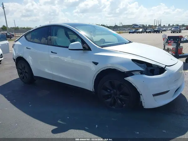 7SAYGDEE9RA320605 2024 TESLA MODEL Y - Image 1