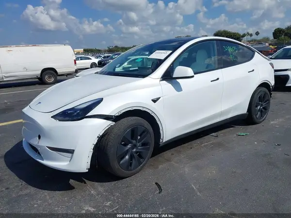 7SAYGDEE9RA320605 2024 TESLA MODEL Y - Image 2