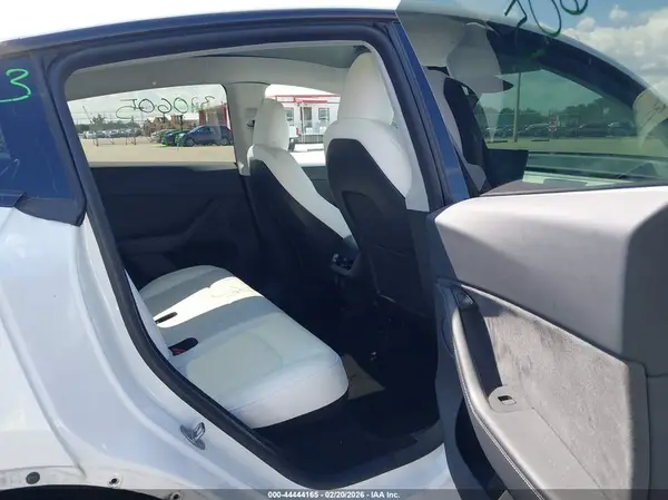 7SAYGDEE9RA320605 2024 TESLA MODEL Y - Image 8