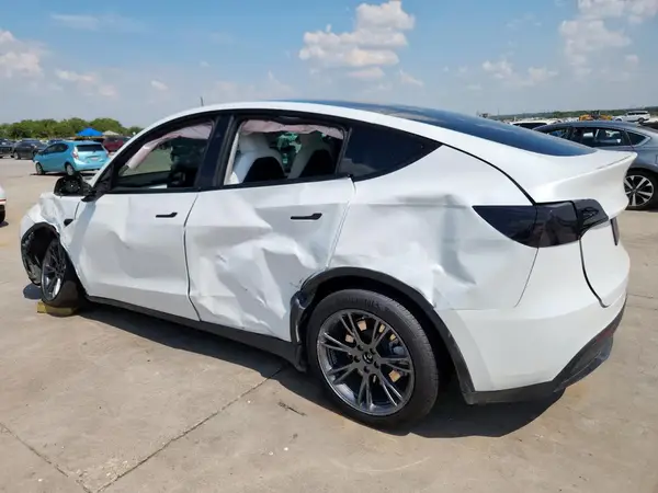 7SAYGDEE9RA321107 2024 TESLA MODEL Y - Image 2