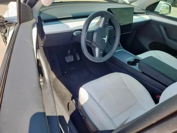 7SAYGDEE9RA321107 2024 TESLA MODEL Y - Image 8
