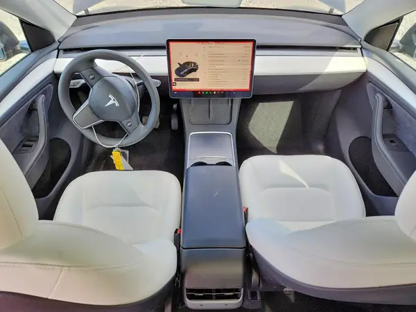 7SAYGDEE9RA321303 2024 TESLA MODEL Y - Image 8