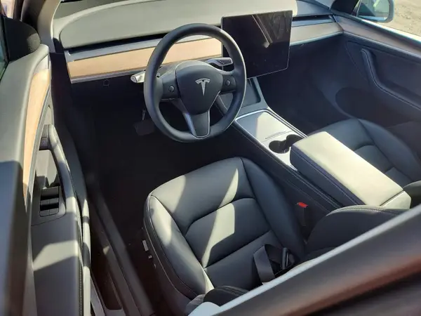 7SAYGDEE9RA321656 2024 TESLA MODEL Y - Image 8