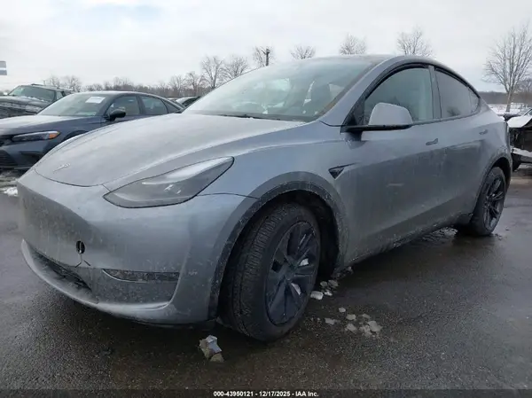 7SAYGDEE9RA322953 2024 TESLA MODEL Y - Image 2