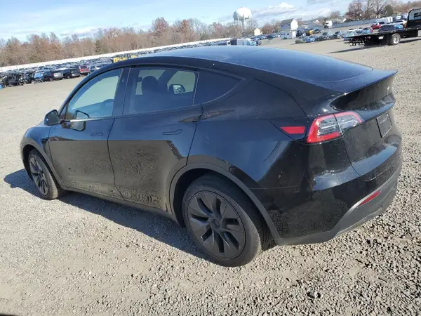 7SAYGDEE9RA328297 2024 TESLA MODEL Y - Image 2