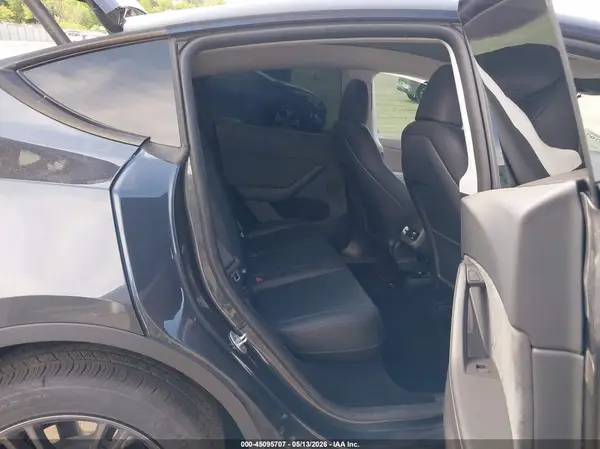 7SAYGDEE9RA329434 2024 TESLA MODEL Y - Image 8