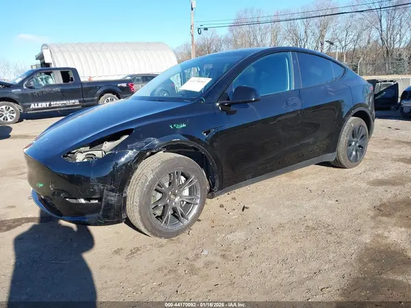 7SAYGDEE9RA329532 2024 TESLA MODEL Y - Image 2