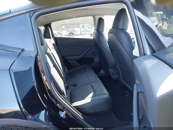 7SAYGDEE9RA329532 2024 TESLA MODEL Y - Image 8