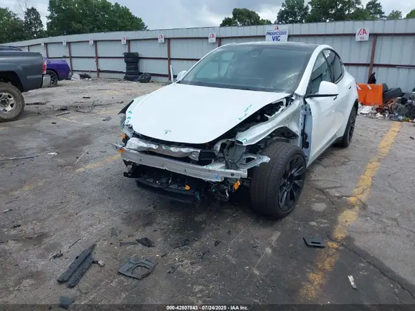 7SAYGDEE9RA331202 2024 TESLA MODEL Y - Image 2
