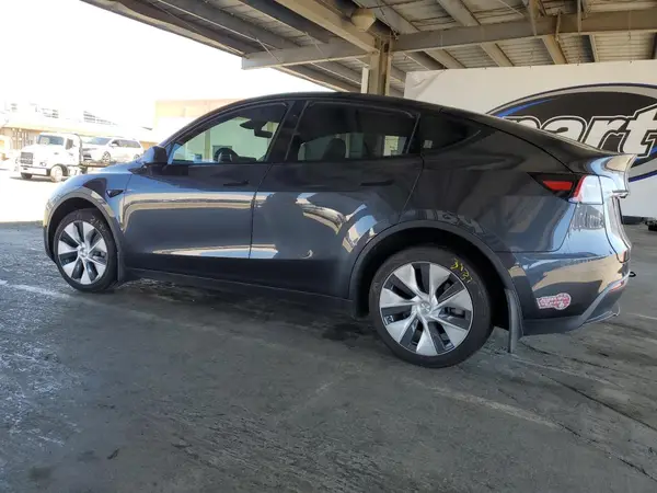 7SAYGDEE9RF002972 2024 TESLA MODEL Y - Image 2