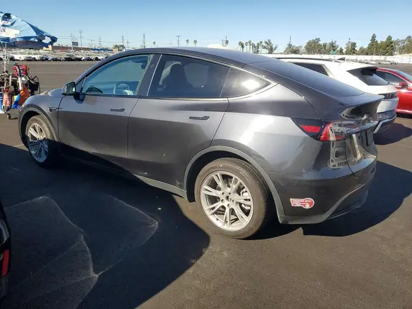 7SAYGDEE9RF009713 2024 TESLA MODEL Y - Image 2