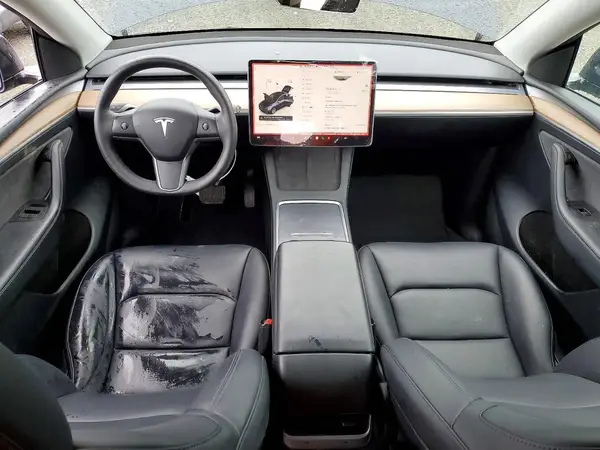 7SAYGDEE9RF010019 2024 TESLA MODEL Y - Image 8