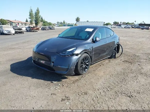 7SAYGDEE9RF063173 2024 TESLA MODEL Y - Image 2