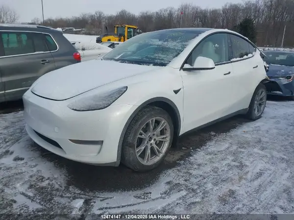 7SAYGDEE9RF063920 2024 TESLA MODEL Y - Image 2