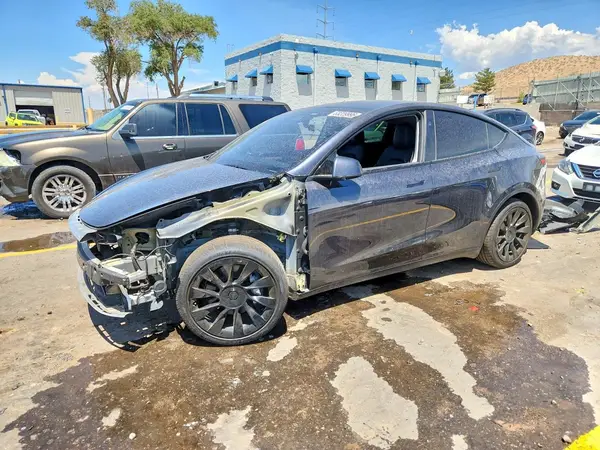 7SAYGDEE9RF065490 2024 TESLA MODEL Y - Image 1