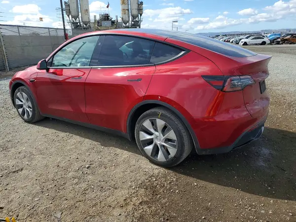 7SAYGDEE9RF069152 2024 TESLA MODEL Y - Image 2