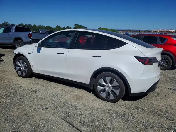 7SAYGDEE9RF069927 2024 TESLA MODEL Y - Image 2