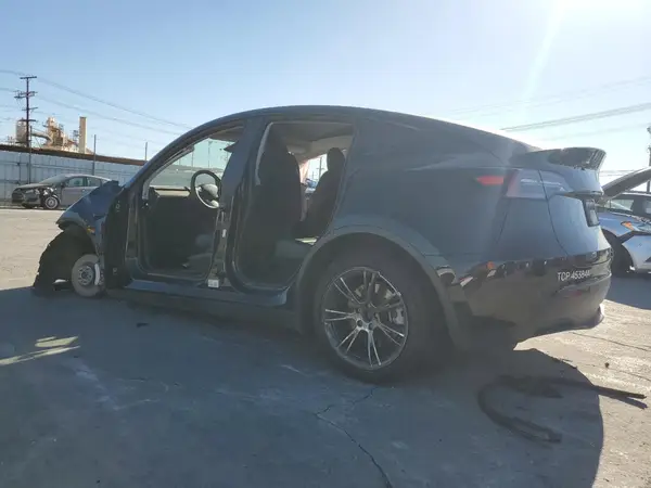 7SAYGDEE9RF070754 2024 TESLA MODEL Y - Image 2