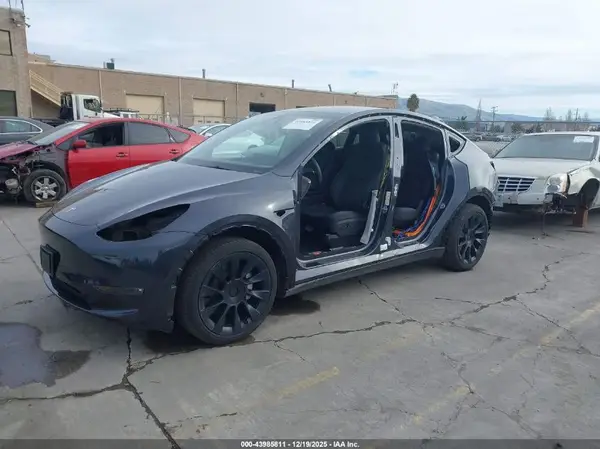 7SAYGDEE9RF071449 2024 TESLA MODEL Y - Image 2