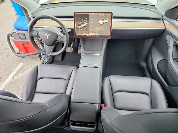 7SAYGDEE9RF075162 2024 TESLA MODEL Y - Image 8