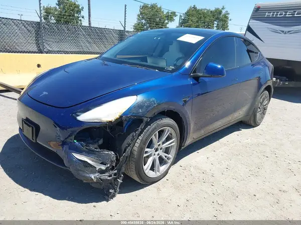 7SAYGDEE9RF086601 2024 TESLA MODEL Y - Image 2