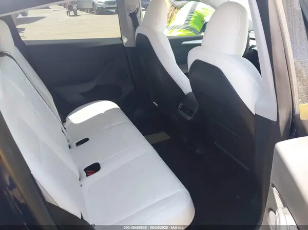 7SAYGDEE9RF086601 2024 TESLA MODEL Y - Image 8