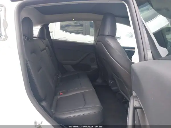 7SAYGDEE9RF089806 2024 TESLA MODEL Y - Image 8
