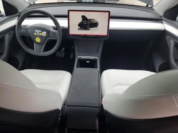7SAYGDEE9RF105146 2024 TESLA MODEL Y - Image 8