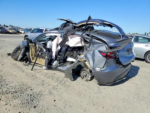 7SAYGDEE9RF113828 2024 TESLA MODEL Y - Image 2