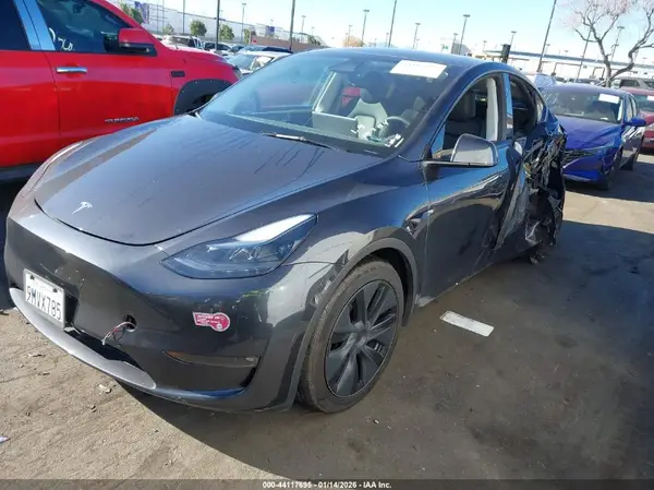 7SAYGDEE9RF114574 2024 TESLA MODEL Y - Image 2