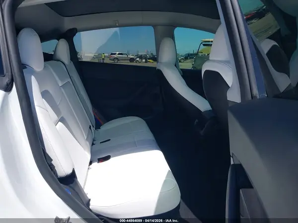 7SAYGDEE9RF115689 2024 TESLA MODEL Y - Image 8