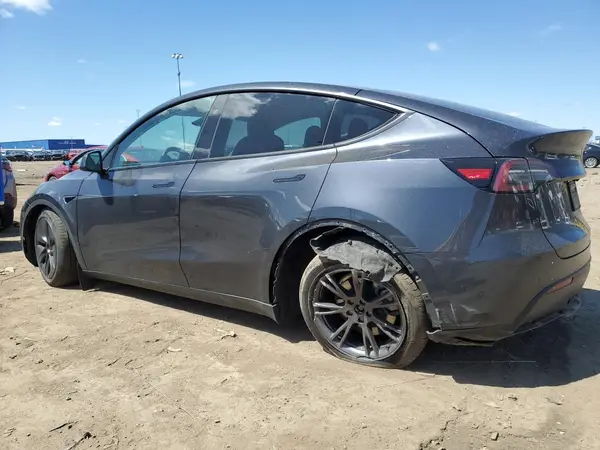 7SAYGDEE9RF129530 2024 TESLA MODEL Y - Image 2