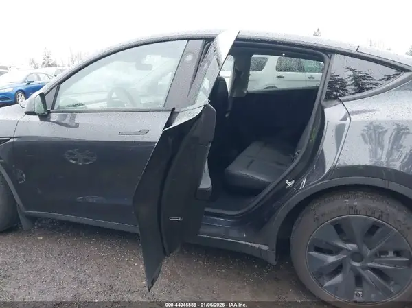 7SAYGDEE9RF152953 2024 TESLA MODEL Y - Image 8