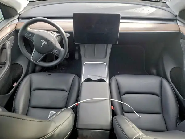 7SAYGDEE9RF178968 2024 TESLA MODEL Y - Image 8