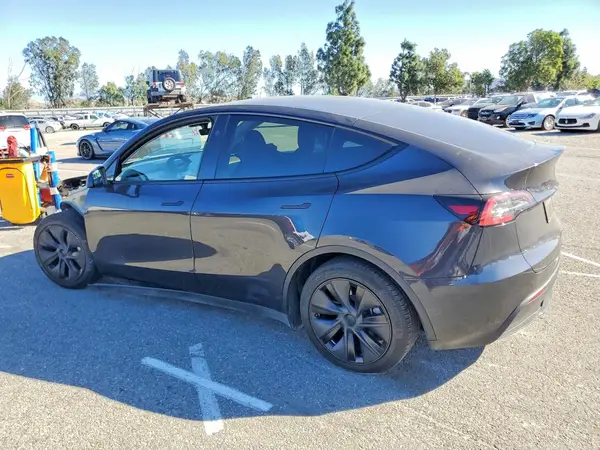 7SAYGDEE9RF180459 2024 TESLA MODEL Y - Image 2