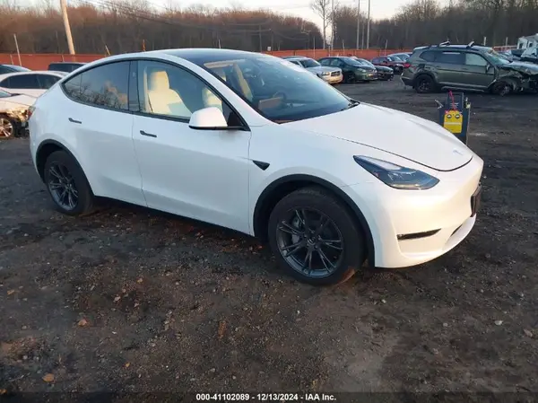 7SAYGDEE9RF180607 2024 TESLA MODEL Y - Image 1