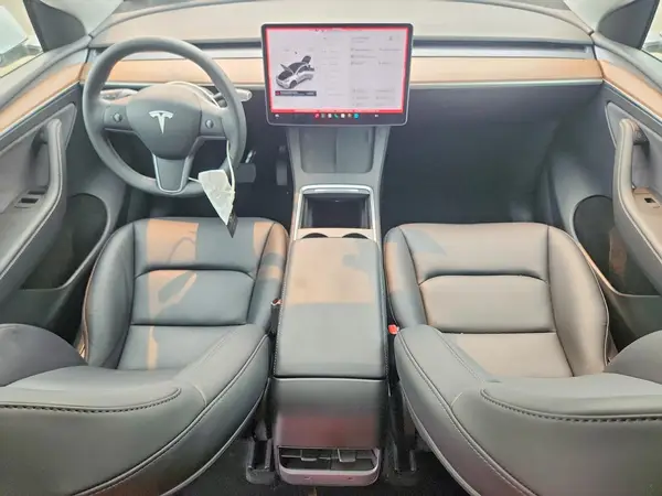 7SAYGDEE9RF185421 2024 TESLA MODEL Y - Image 8