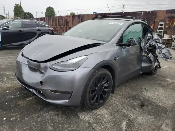 7SAYGDEE9RF205487 2024 TESLA MODEL Y - Image 1