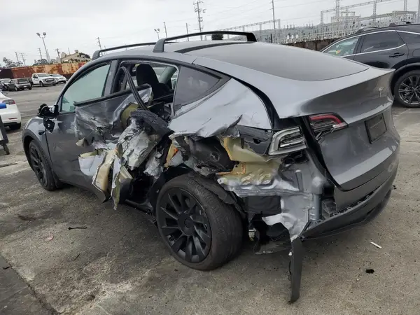 7SAYGDEE9RF205487 2024 TESLA MODEL Y - Image 2