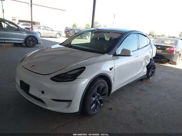 7SAYGDEE9RF206221 2024 TESLA MODEL Y - Image 2