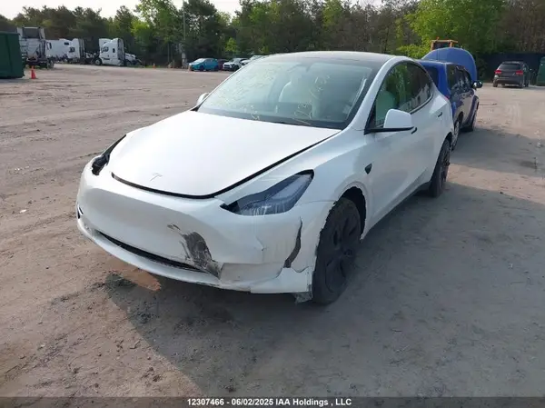 7SAYGDEE9RF230499 2024 TESLA MODEL Y - Image 2