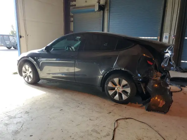 7SAYGDEE9RF984695 2024 TESLA MODEL Y - Image 2