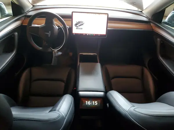 7SAYGDEE9RF984695 2024 TESLA MODEL Y - Image 8