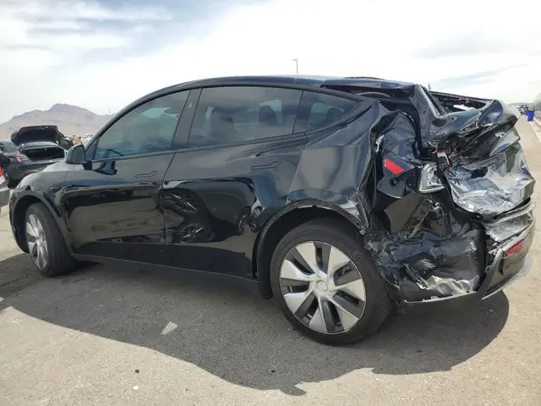 7SAYGDEE9RF986009 2024 TESLA MODEL Y - Image 2