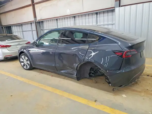7SAYGDEE9RF988634 2024 TESLA MODEL Y - Image 2