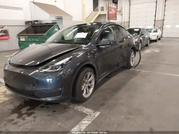 7SAYGDEE9RF991825 2024 TESLA MODEL Y - Image 2